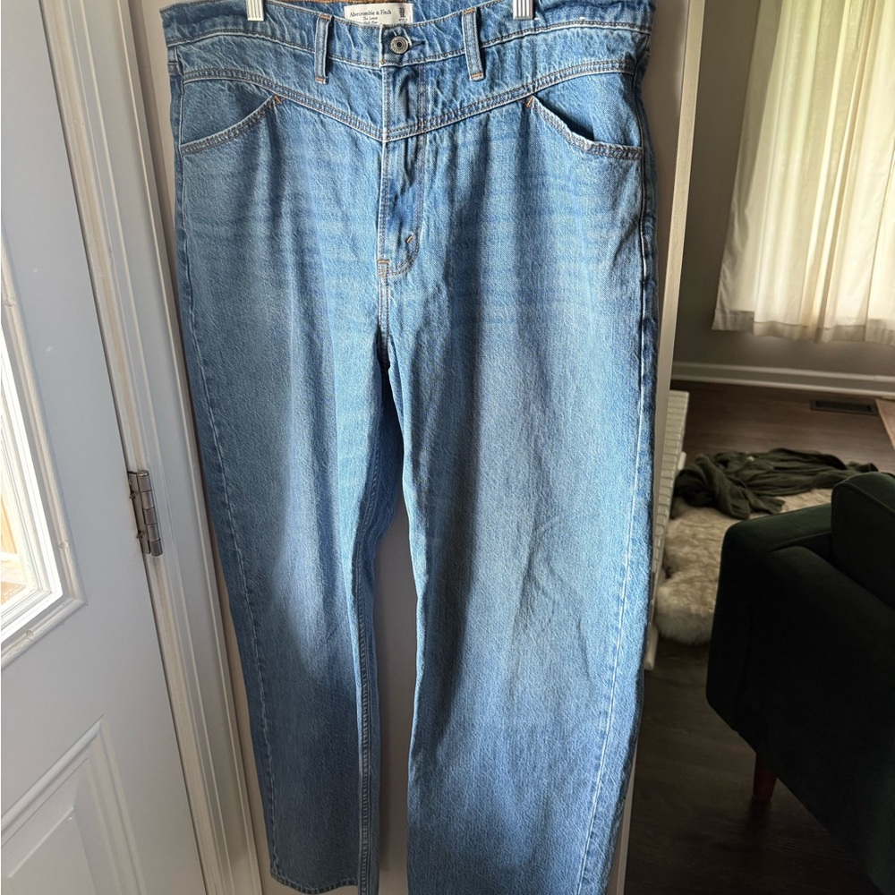 Abercrombie & Fitch Loose High Rise Jeans